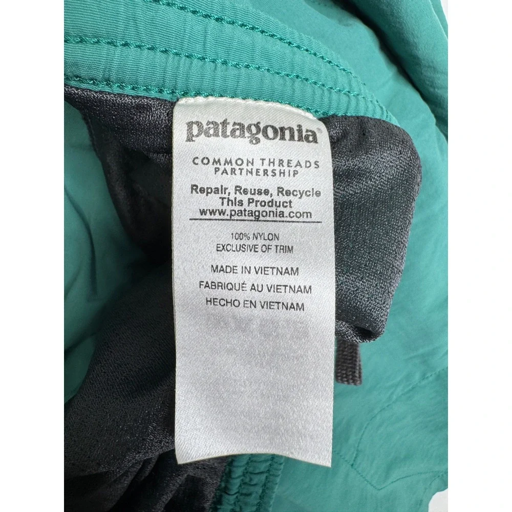 Patagonia Mens Baggies Shorts 5 Inch Inseam Green Nylon Medium Hiking Summer